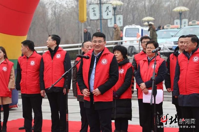 安俊峰參加學(xué)雷鋒活動(dòng)